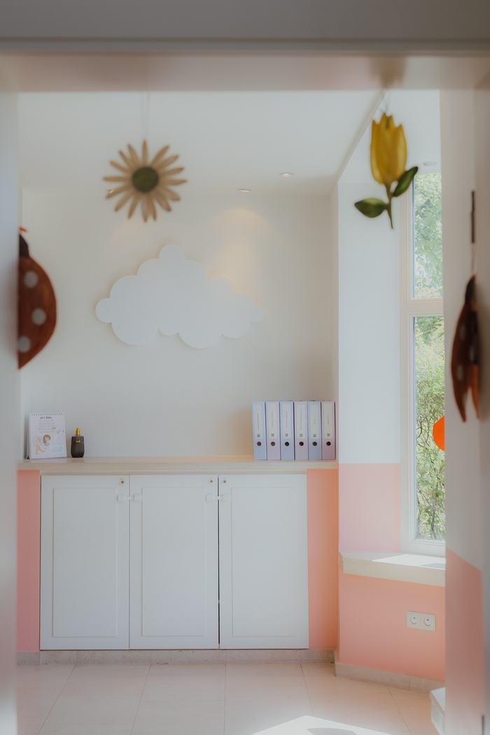 Gezellig ingerichte hoek met warme decoratie